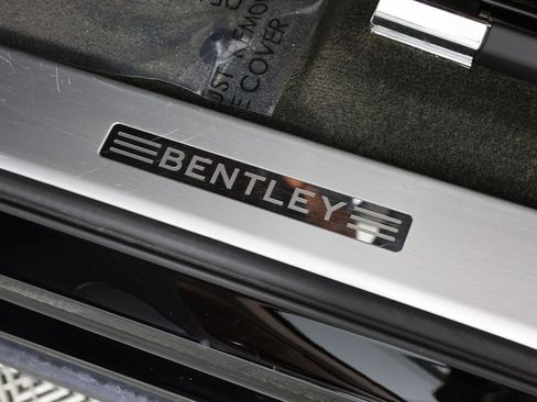 Certified 2023 Bentley Bentayga Extended Wheelbase image 24