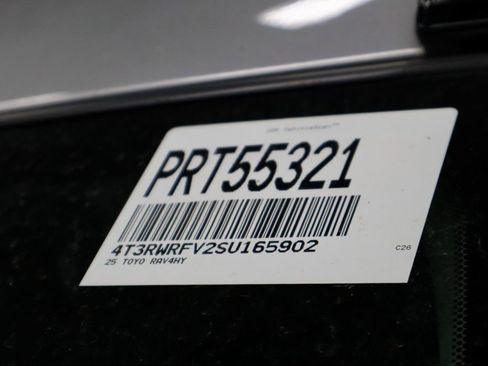 Used 2025 Toyota RAV4 XLE AWD/4WD image 31