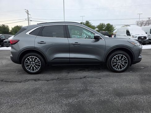 New 2026 Ford Escape SE image 6