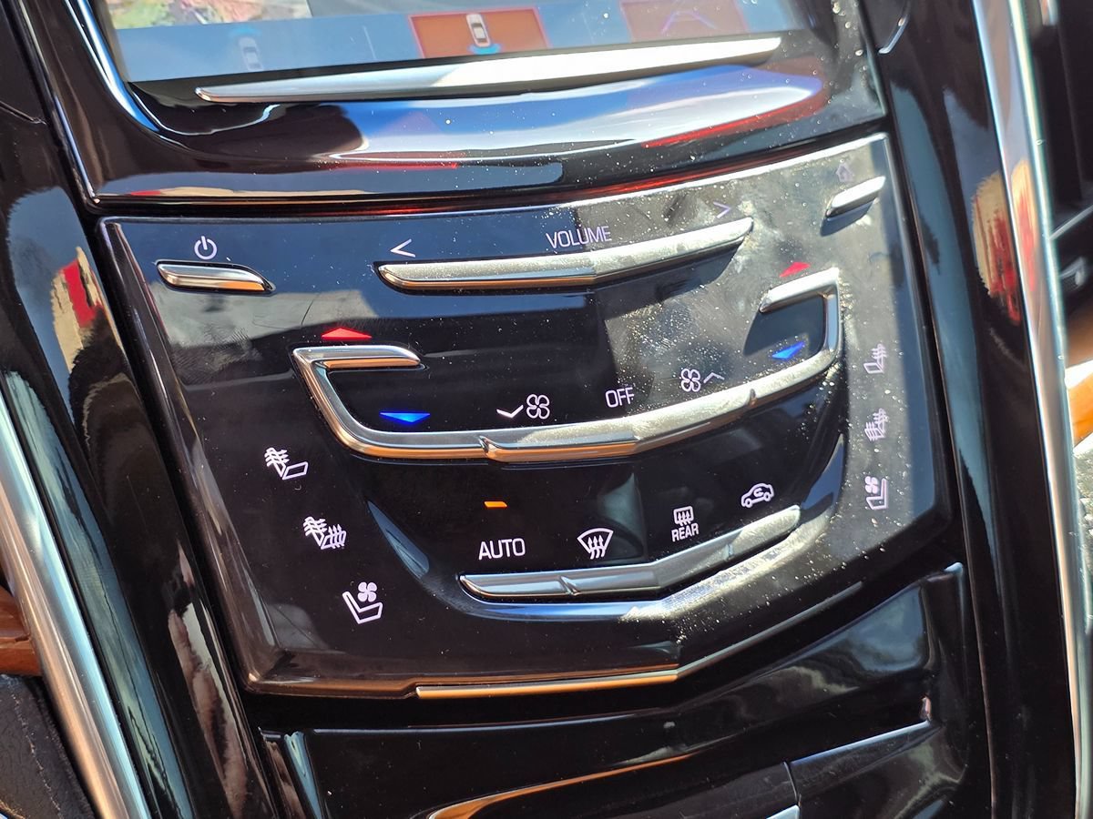 Used 2018 Cadillac Escalade Luxury RWD image 46