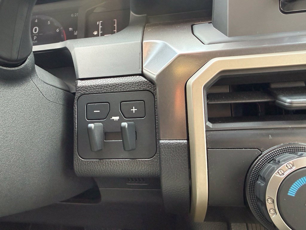 Certified 2025 Toyota Tacoma SR5 w/ SR5 Upgrade Package AWD/4WD image 23