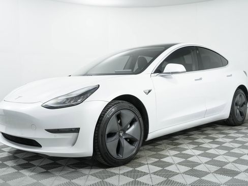 Used 2020 Tesla Model 3 Standard Range Plus image 3