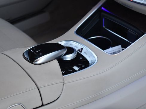 Used 2018 Mercedes-Benz S 560 Sedan image 25