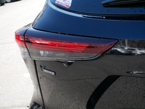 Certified 2026 Toyota Highlander XLE image 17