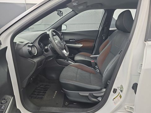 Used 2020 Nissan Kicks SR FWD image 20