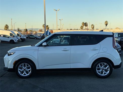 Used 2024 Kia Soul LX w/ Option Group 015 image 8