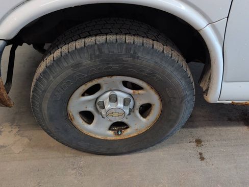 Used 2007 Chevrolet Express 1500 RWD image 9
