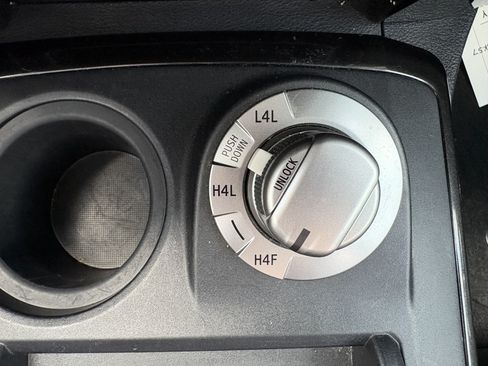 Used 2019 Toyota 4Runner Limited AWD/4WD image 10
