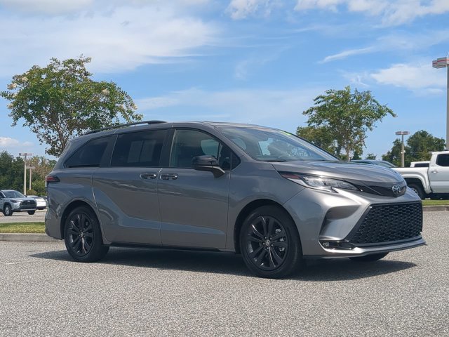 Certified 2026 Toyota Sienna XSE FWD image 2