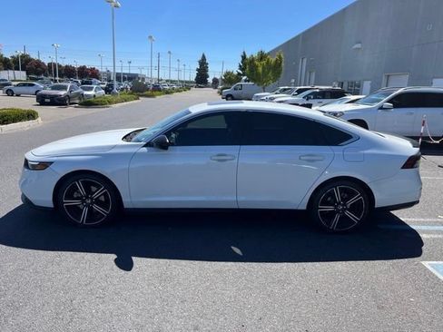 Used 2024 Honda Accord Sport image 8