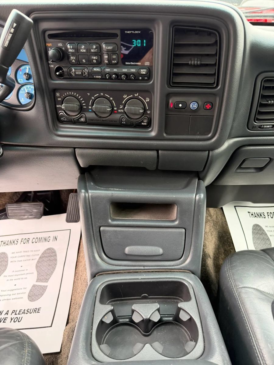 Used 2002 Chevrolet Avalanche 4x4 w/ Off-Road Suspension Pkg image 17
