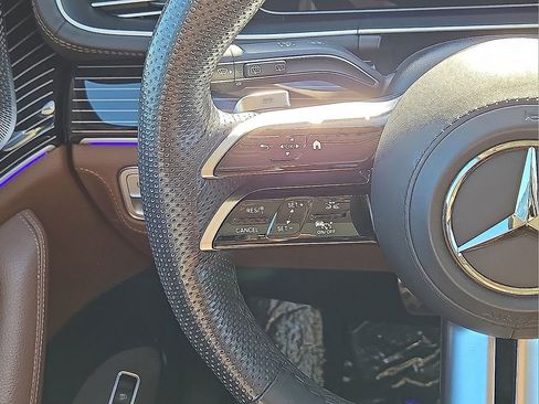 Used 2024 Mercedes-Benz GLS 450 4MATIC w/ Pinnacle Trim Package image 19