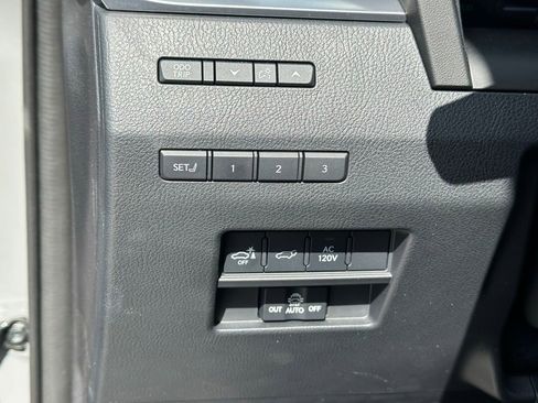 Used 2025 Lexus GX 550 image 33