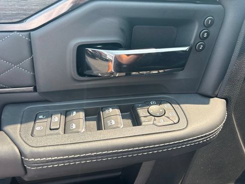 New 2026 RAM 3500 Limited AWD/4WD image 17