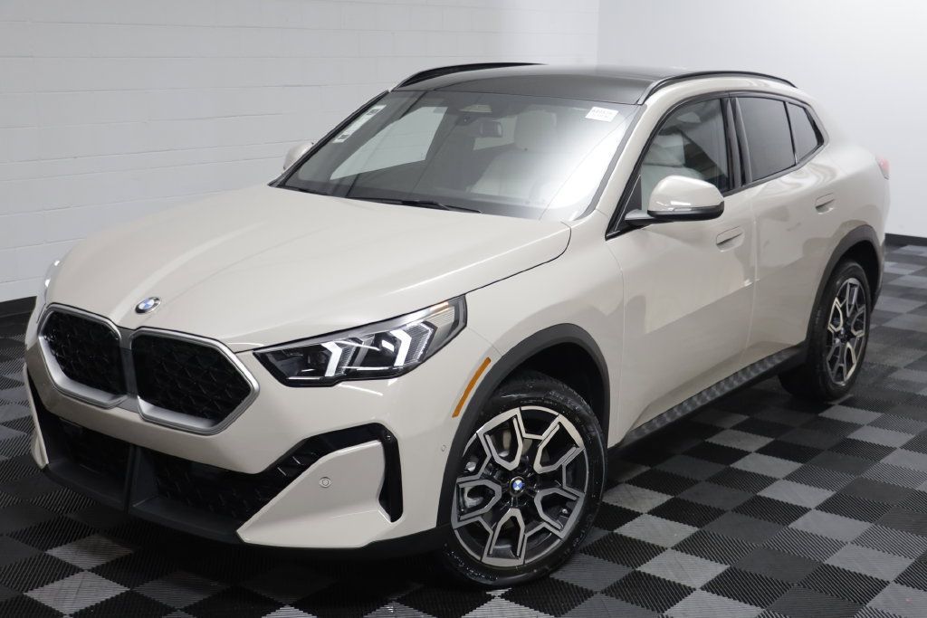 Used 2026 BMW X2 xDrive28i w/ Convenience Package AWD/4WD image 2