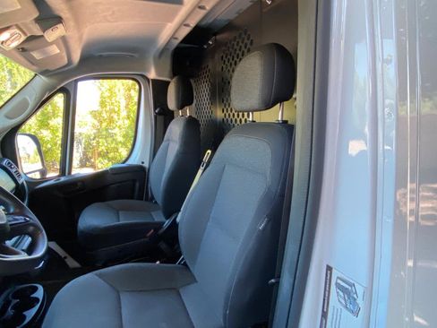 Used 2025 RAM ProMaster 2500 w/ U-Haul Equipment Group FWD image 26