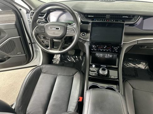 Used 2023 Jeep Grand Cherokee 4WD 4xe image 17