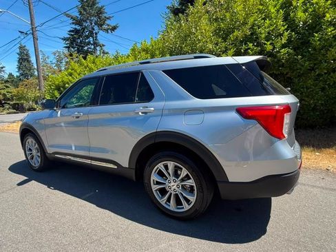 Used 2024 Ford Explorer Limited AWD/4WD image 17