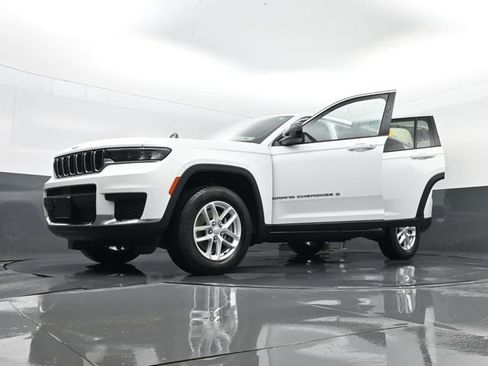 Used 2023 Jeep Grand Cherokee L Laredo AWD/4WD image 32