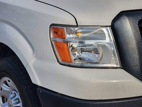 Used 2018 Nissan NV 2500 SV RWD image 9
