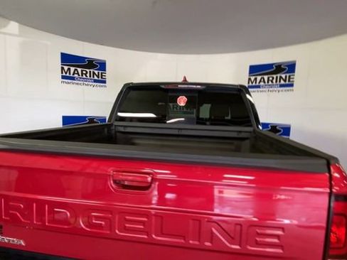 Used 2025 Honda Ridgeline Black Edition image 9