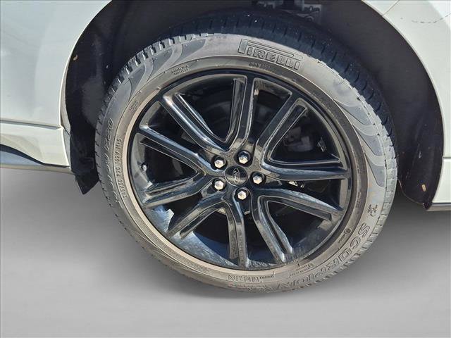 Used 2022 Ford Edge ST-Line w/ Class II Trailer Tow Package AWD/4WD image 8