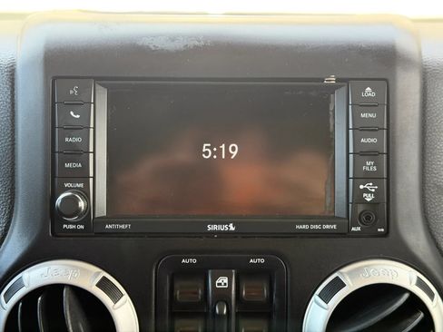Used 2014 Jeep Wrangler Unlimited Sahara w/ Connectivity Group AWD/4WD image 23