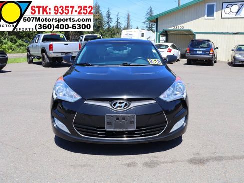 Used 2013 Hyundai Veloster w/ Style Pkg FWD image 12