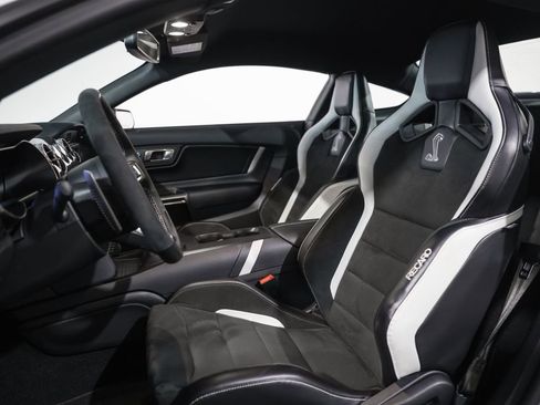 Used 2020 Ford Mustang Shelby GT500 w/ Carbon Fiber Track Pack image 27