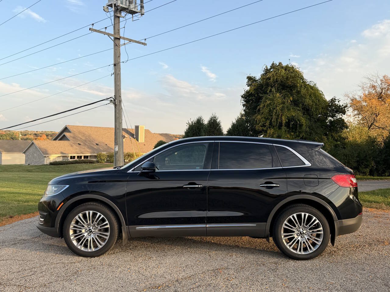 Used 2018 Lincoln MKX Reserve w/ Lincoln MKX Climate Package AWD/4WD image 3