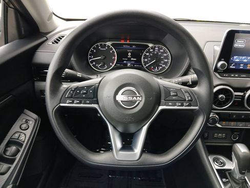 Used 2025 Nissan Sentra SV FWD image 21