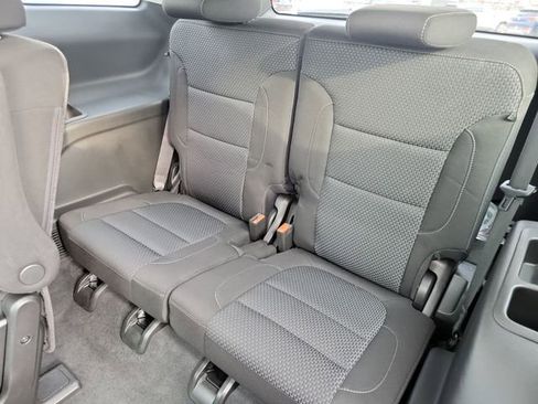 Certified 2022 GMC Acadia SLE w/ Driver Convenience Package image 27