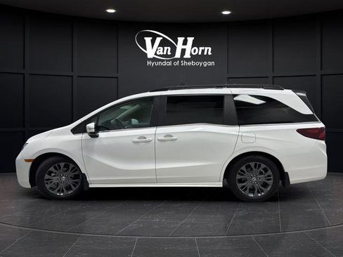 Used 2025 Honda Odyssey Touring image 4