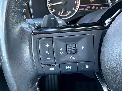 Used 2022 Nissan Pathfinder SV image 19