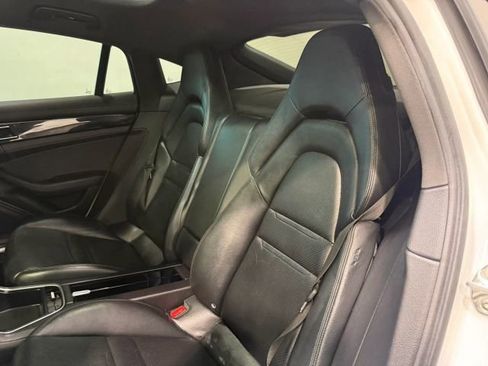 Used 2017 Porsche Panamera 4 image 25