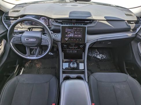 Used 2023 Jeep Grand Cherokee L Laredo RWD image 16