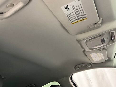 Used 2025 Buick Envision Preferred image 21