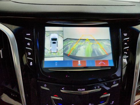 Used 2019 Cadillac Escalade ESV Premium Luxury AWD/4WD image 20