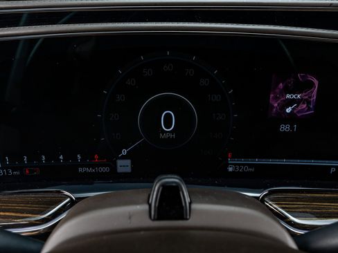 Used 2021 Cadillac Escalade ESV Sport w/ Driver Assist Tech Package image 19