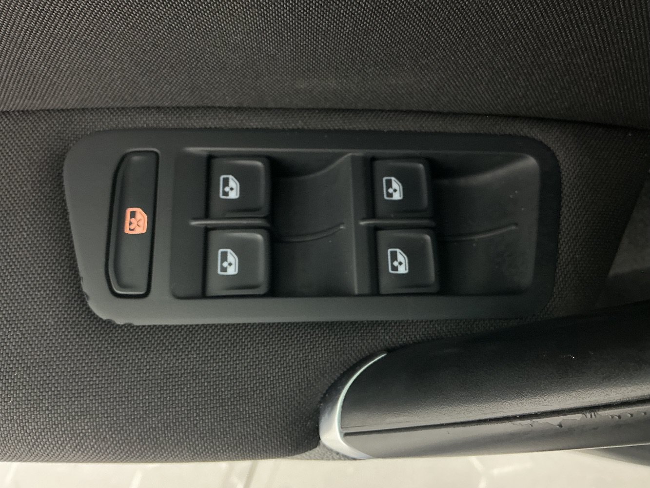 Used 2019 Volkswagen Golf S AWD/4WD image 37