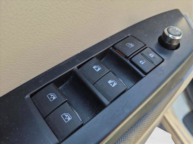 Used 2017 Toyota Highlander LE FWD image 11