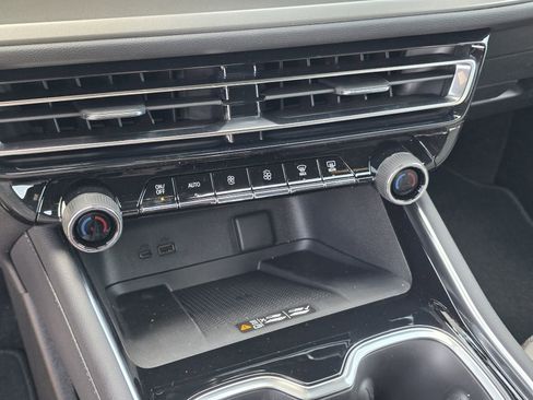 New 2026 Chevrolet Traverse LT FWD image 13