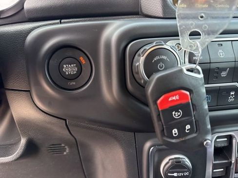 Used 2023 Jeep Wrangler Unlimited Sahara w/ Cold Weather Group AWD/4WD image 39
