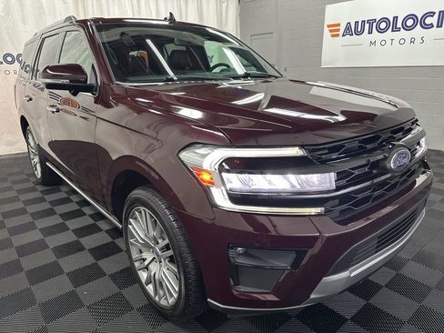 Used 2024 Ford Expedition Limited AWD/4WD image 3