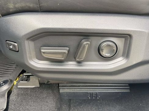 Used 2022 Toyota Tundra Capstone AWD/4WD image 16