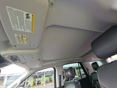 Used 2025 Ford Expedition Active AWD/4WD image 10