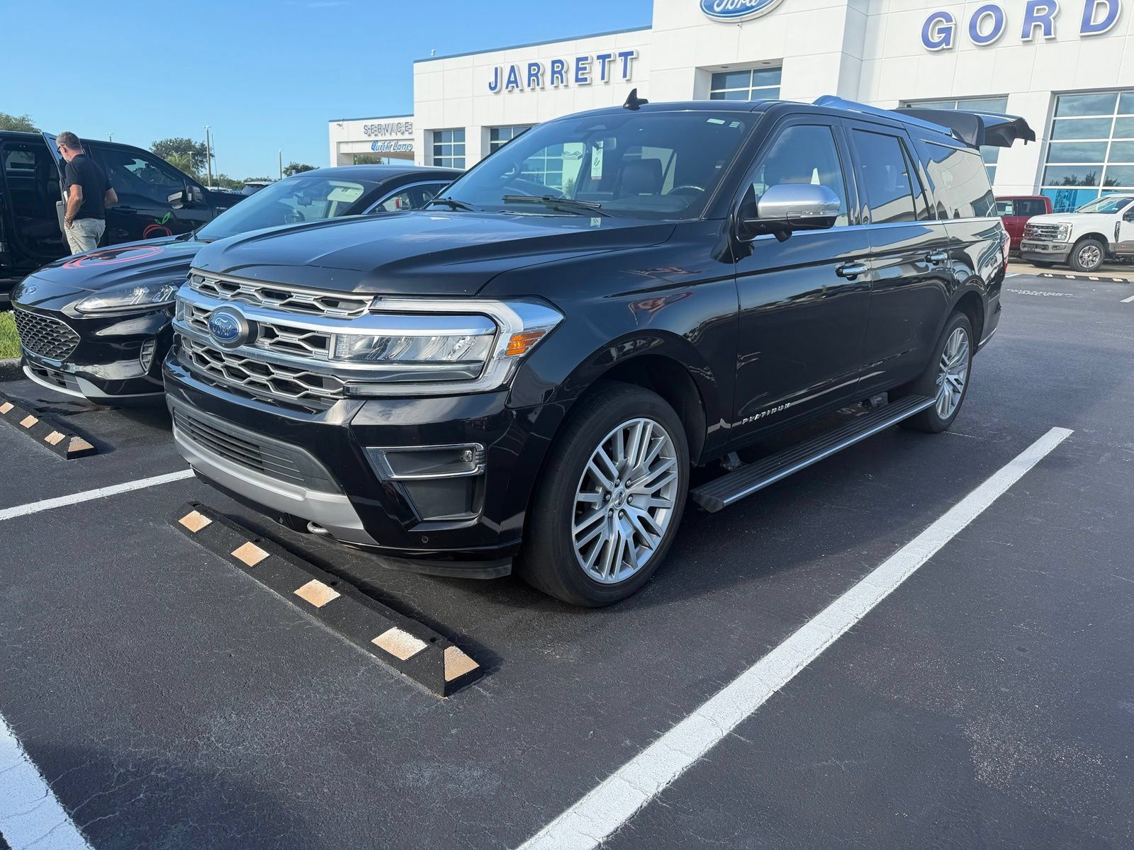 Used 2023 Ford Expedition Max Platinum AWD/4WD image 2