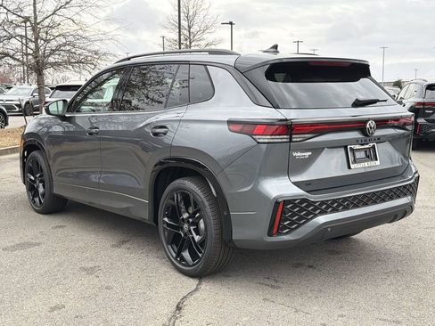New 2026 Volkswagen Tiguan SE R-Line FWD image 3
