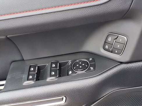 Used 2024 Ford Expedition Limited image 19