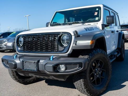 Used 2024 Jeep Wrangler Unlimited image 1